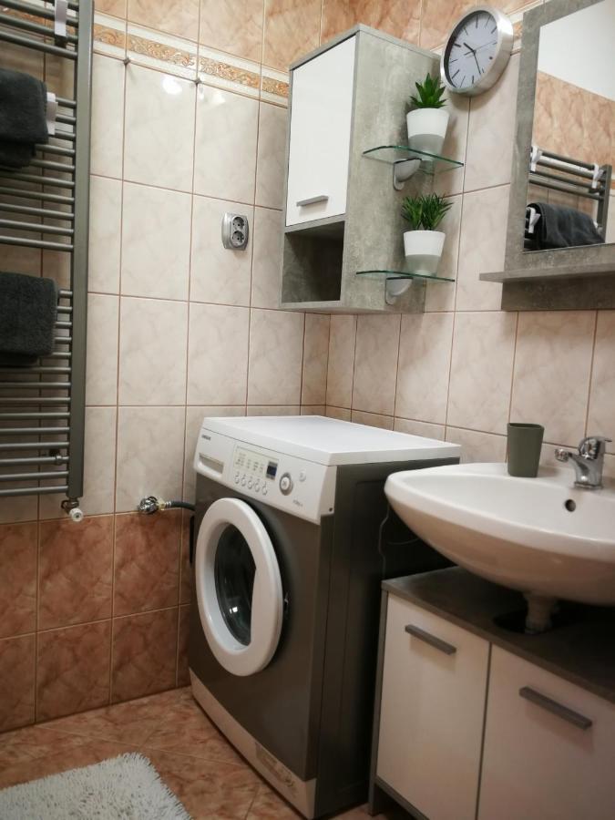 Voeroesmarty Apartman Miskolc - Belvaros - Downtown エクステリア 写真